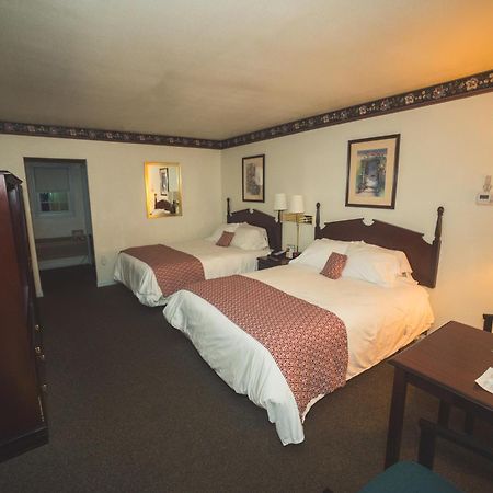 The Chalet Motel Mequon Kültér fotó