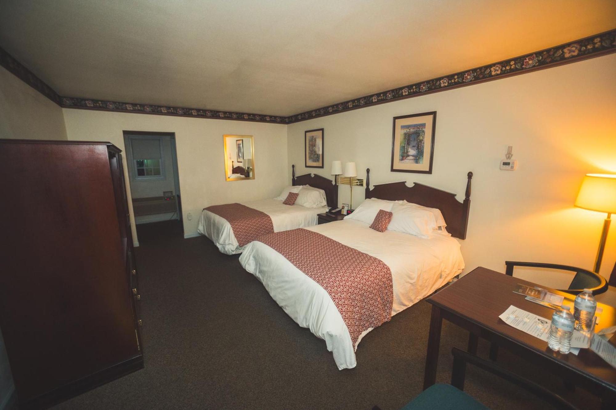 The Chalet Motel Mequon Kültér fotó