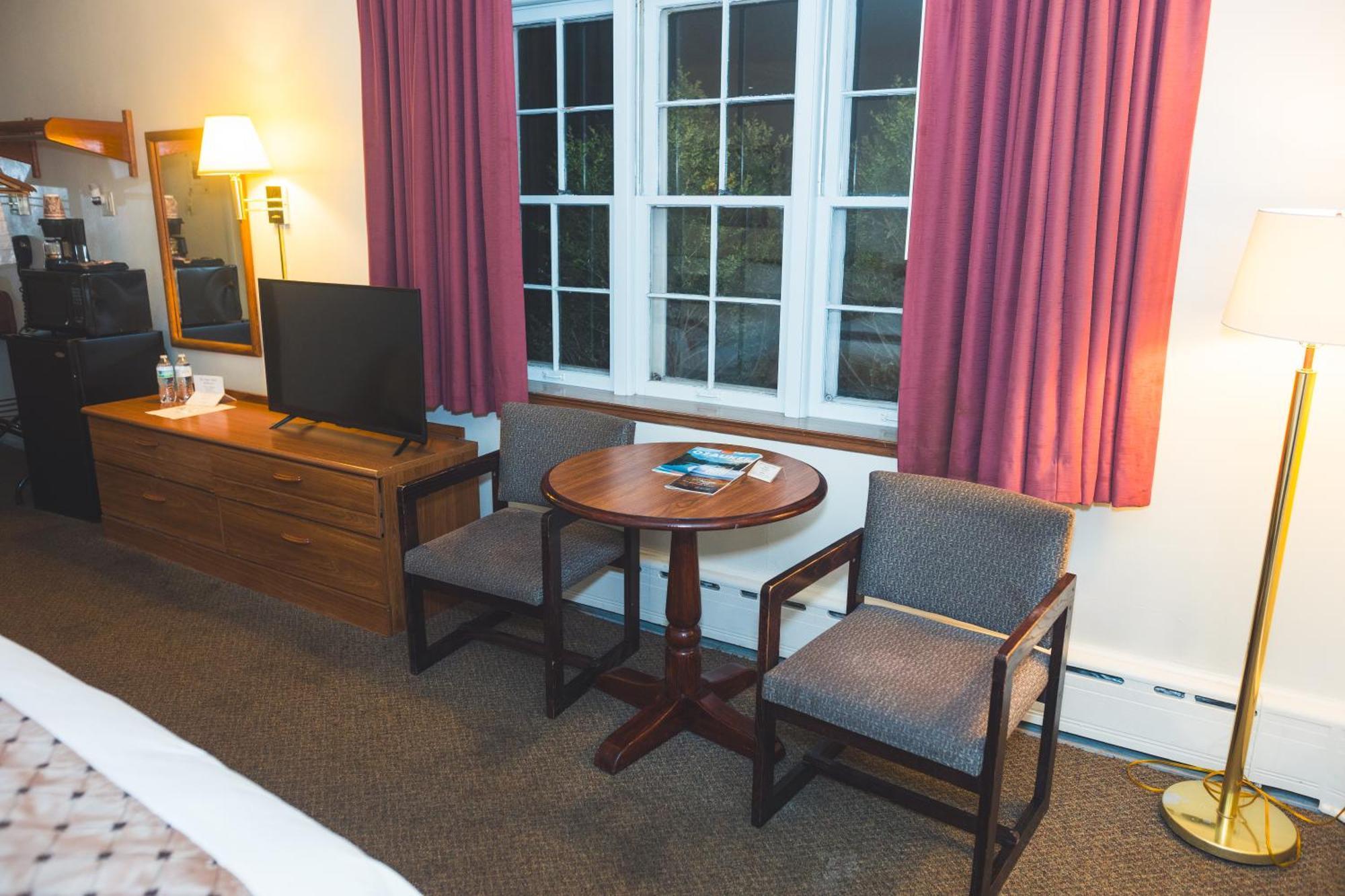 The Chalet Motel Mequon Kültér fotó
