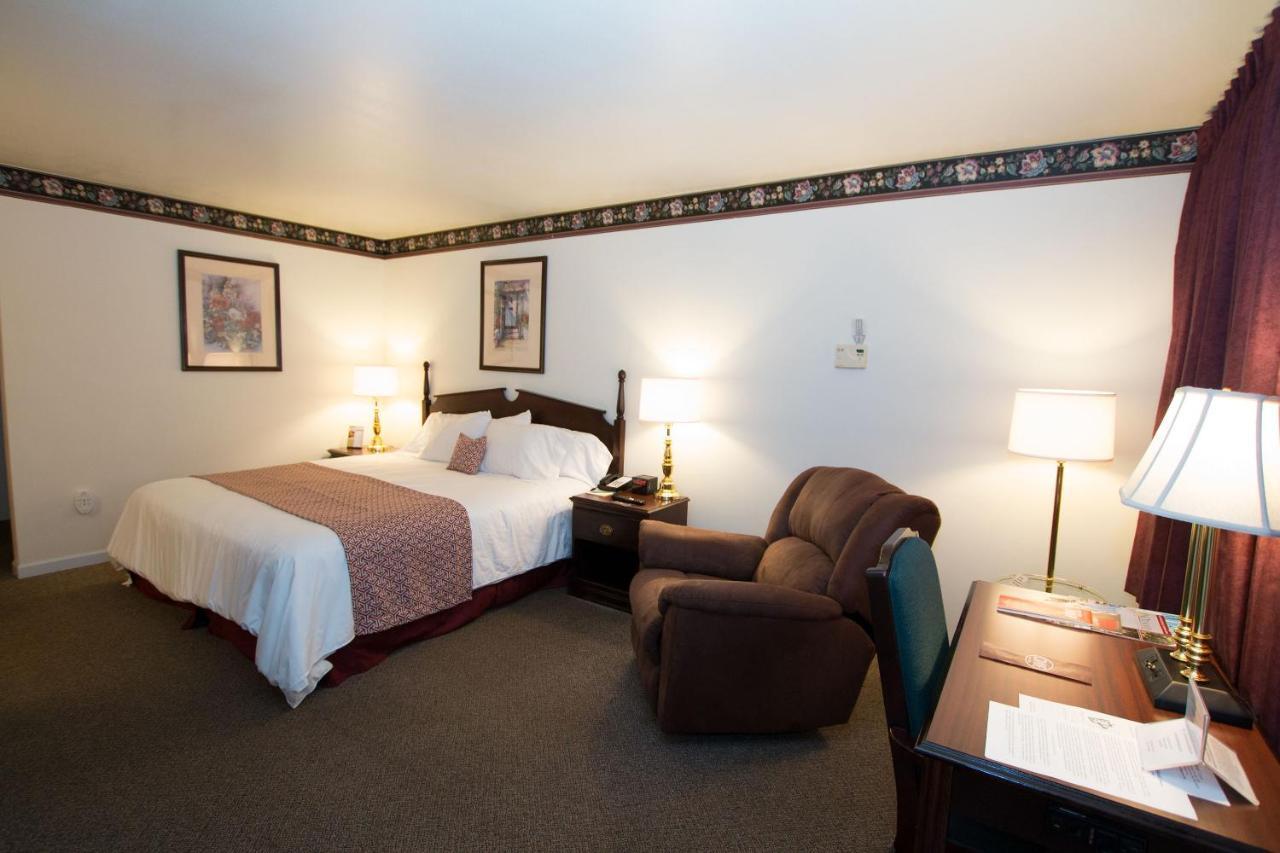 The Chalet Motel Mequon Kültér fotó